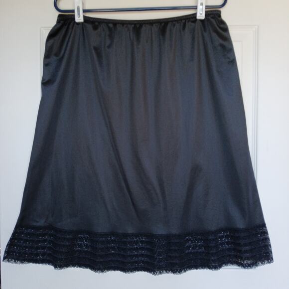 VTG Antron III Nylon Skirt Slip with Lace Hem size 26 W - 28 W elastic waist blk - Picture 1 of 8